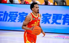 CBA再度出手重拳整治赛场秩序，广厦队一名球员因违规行为被处以2万元高额罚款，上海队也因类似问题被罚款1万元，球迷纷纷表态表示理解并支持联赛严明纪律的举措